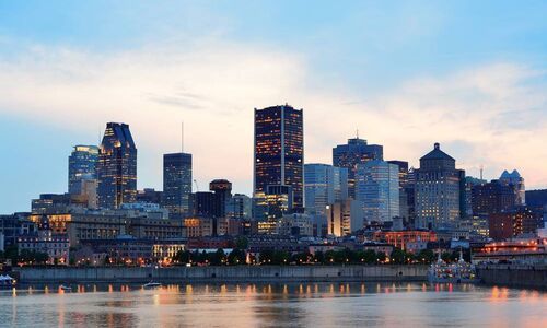 حجز طيران من Toronto إلى Montreal