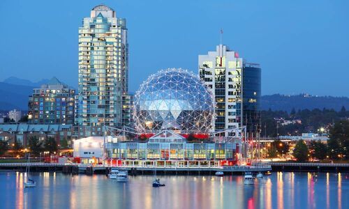 حجز طيران من Toronto إلى Vancouver